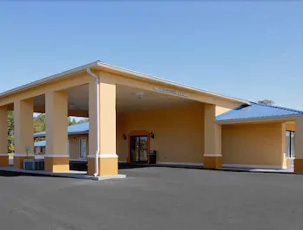 Days Inn By Wyndham דהפוניאק ספרינגס מראה חיצוני תמונה